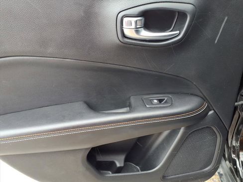 Used 2020 Jeep Compass Latitude w/ Cold Weather Group image 14