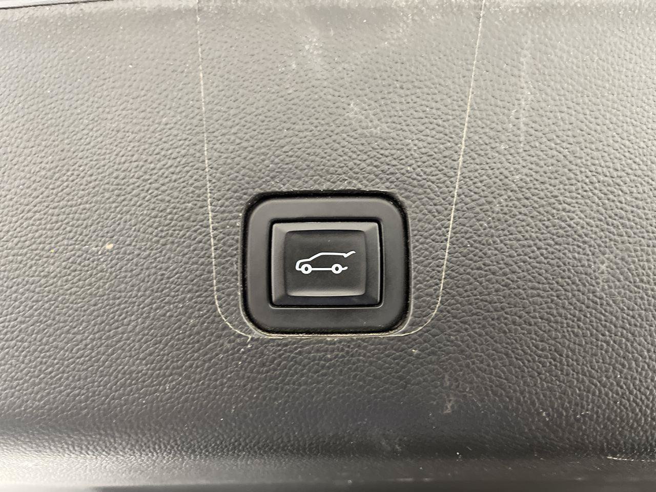Certified 2023 Chevrolet Traverse LT AWD/4WD image 33