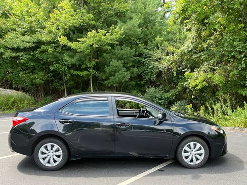 Used 2015 Toyota Corolla LE FWD image 32