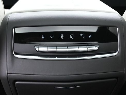 Used 2025 Cadillac Escalade ESV Sport Platinum w/ LPO, Floor Liner Package AWD/4WD image 34