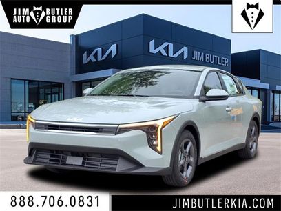 New 2025 Kia K4 LXS