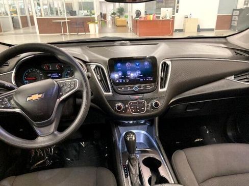 Used 2019 Chevrolet Malibu LT image 16