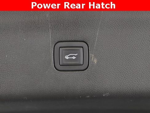 Used 2024 Buick Enclave Essence image 31