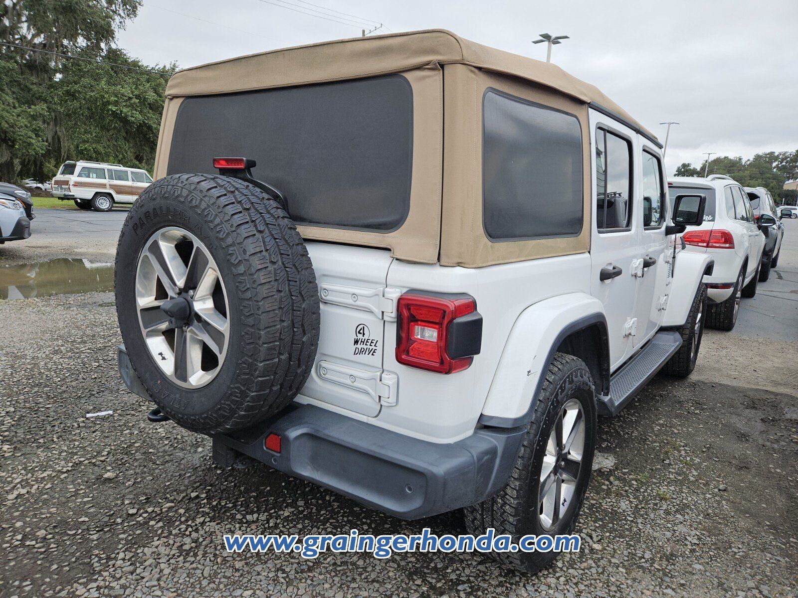 Used 2020 Jeep Wrangler Unlimited Sahara AWD/4WD image 6