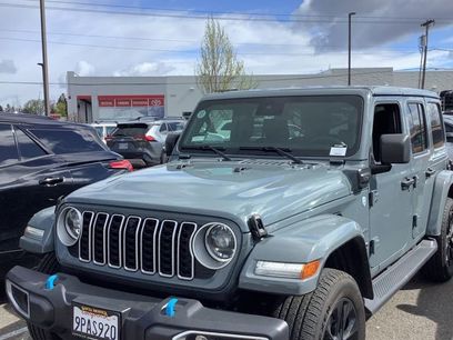 Used 2024 Jeep Wrangler Unlimited Sahara w/ Technology Group