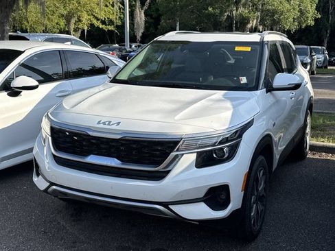 Used 2023 Kia Seltos EX AWD/4WD image 3