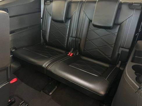 Used 2024 Volkswagen Atlas SE FWD image 14