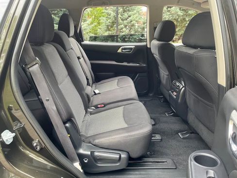 Used 2017 Nissan Pathfinder S AWD/4WD image 39