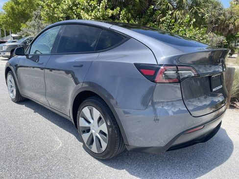 Used 2023 Tesla Model Y AWD image 5