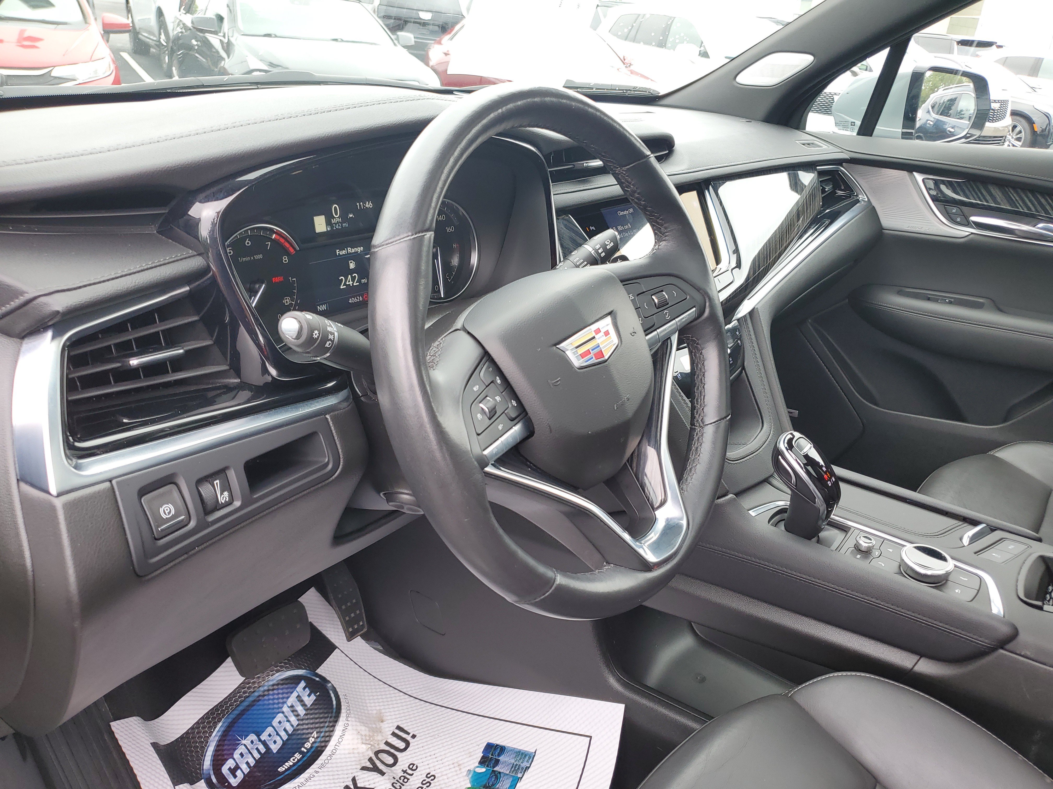 Used 2025 Cadillac XT6 Premium Luxury AWD/4WD image 18