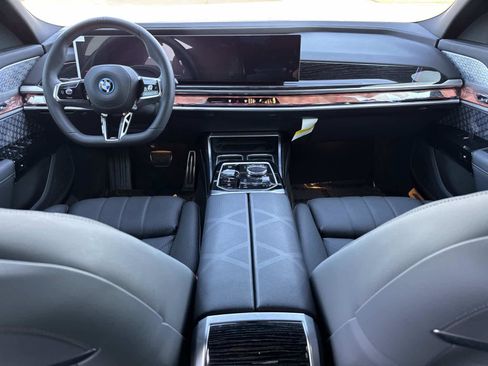 Certified 2025 BMW i7 eDrive50 w/ M Sport Package image 14
