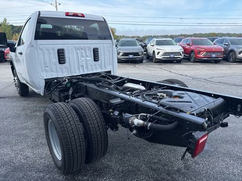 New 2026 GMC Sierra 3500 Pro w/ Convenience Package image 5