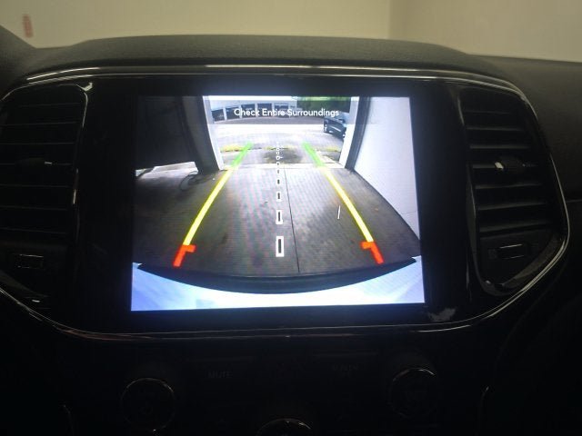 Used 2019 Jeep Grand Cherokee Altitude AWD/4WD image 27