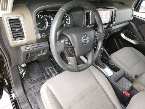 Certified 2022 Nissan Frontier SV image 11