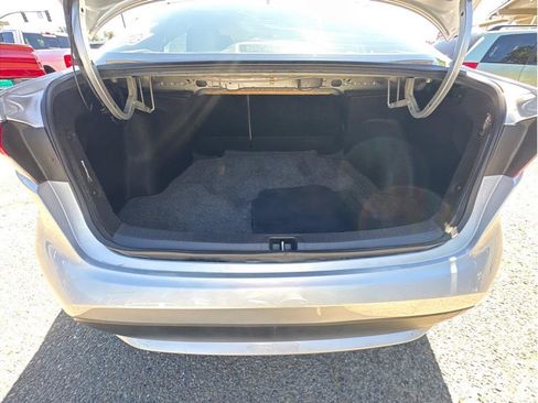 Used 2021 Toyota Corolla LE w/ Carpet Mat Package (TMS) FWD image 7