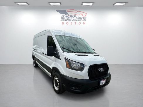 Used 2025 Ford Transit 250 148 Medium Roof RWD image 3