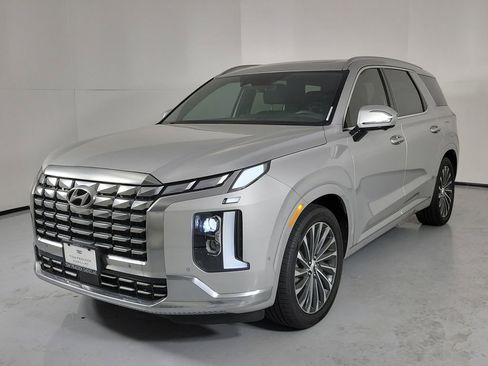 Used 2023 Hyundai Palisade Calligraphy w/ Cargo Package AWD/4WD image 2