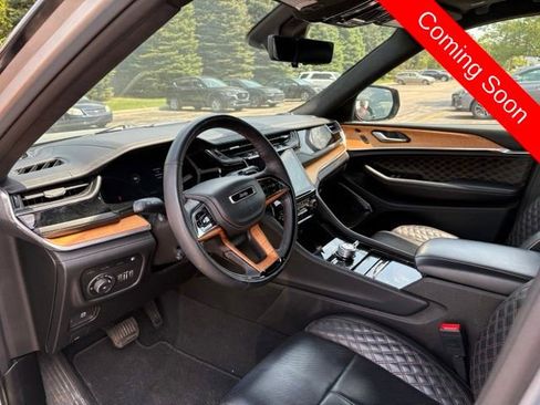 Used 2022 Jeep Grand Cherokee Summit AWD/4WD image 7