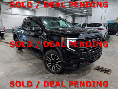 Used 2022 GMC Sierra 1500 AT4 w/ AT4 Premium Package