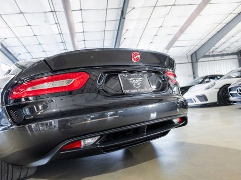Used 2013 SRT Viper GTS w/ GTS Laguna Interior Pkg image 17