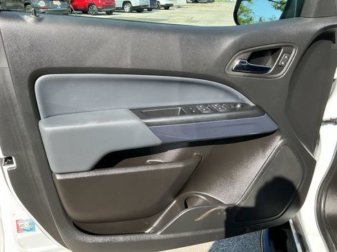 Used 2022 Chevrolet Colorado Z71 AWD/4WD image 12