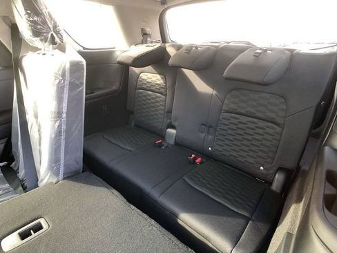 New 2025 Nissan Pathfinder S image 25