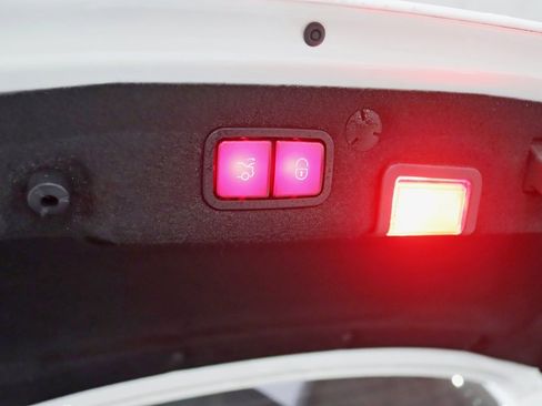 Used 2015 Mercedes-Benz C 63 AMG S image 40