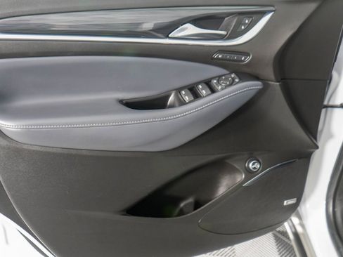 Used 2024 Buick Enclave Premium image 23