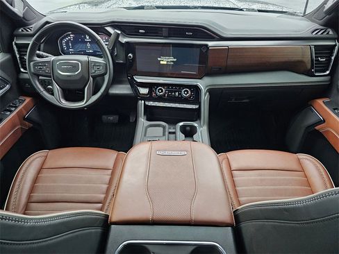 Used 2025 GMC Sierra 2500 Denali Ultimate image 15