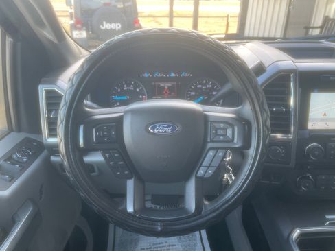 Used 2017 Ford F250 XLT w/ XLT Premium Package image 18