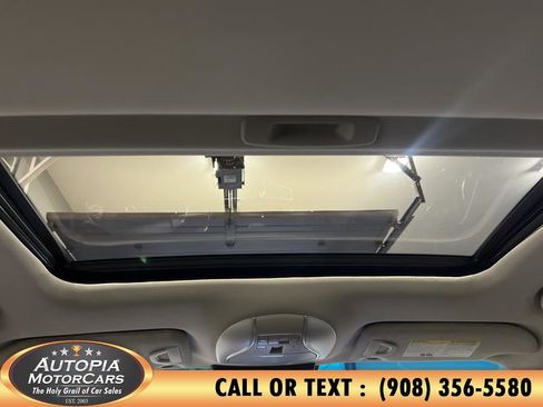 Used 2017 INFINITI Q70 3.7 image 25