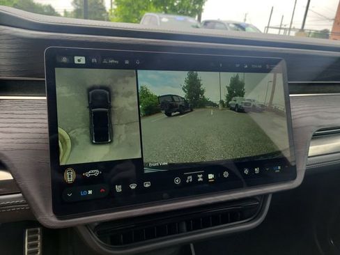 Used 2024 Rivian R1S Adventure AWD/4WD image 20