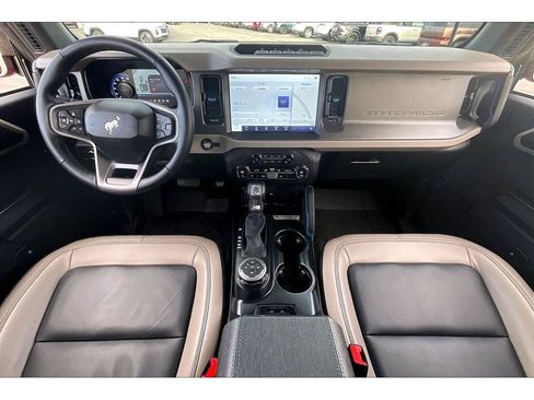Used 2024 Ford Bronco Wildtrak image 16
