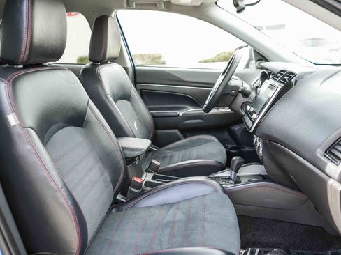 Used 2024 Mitsubishi Outlander Sport SE image 16