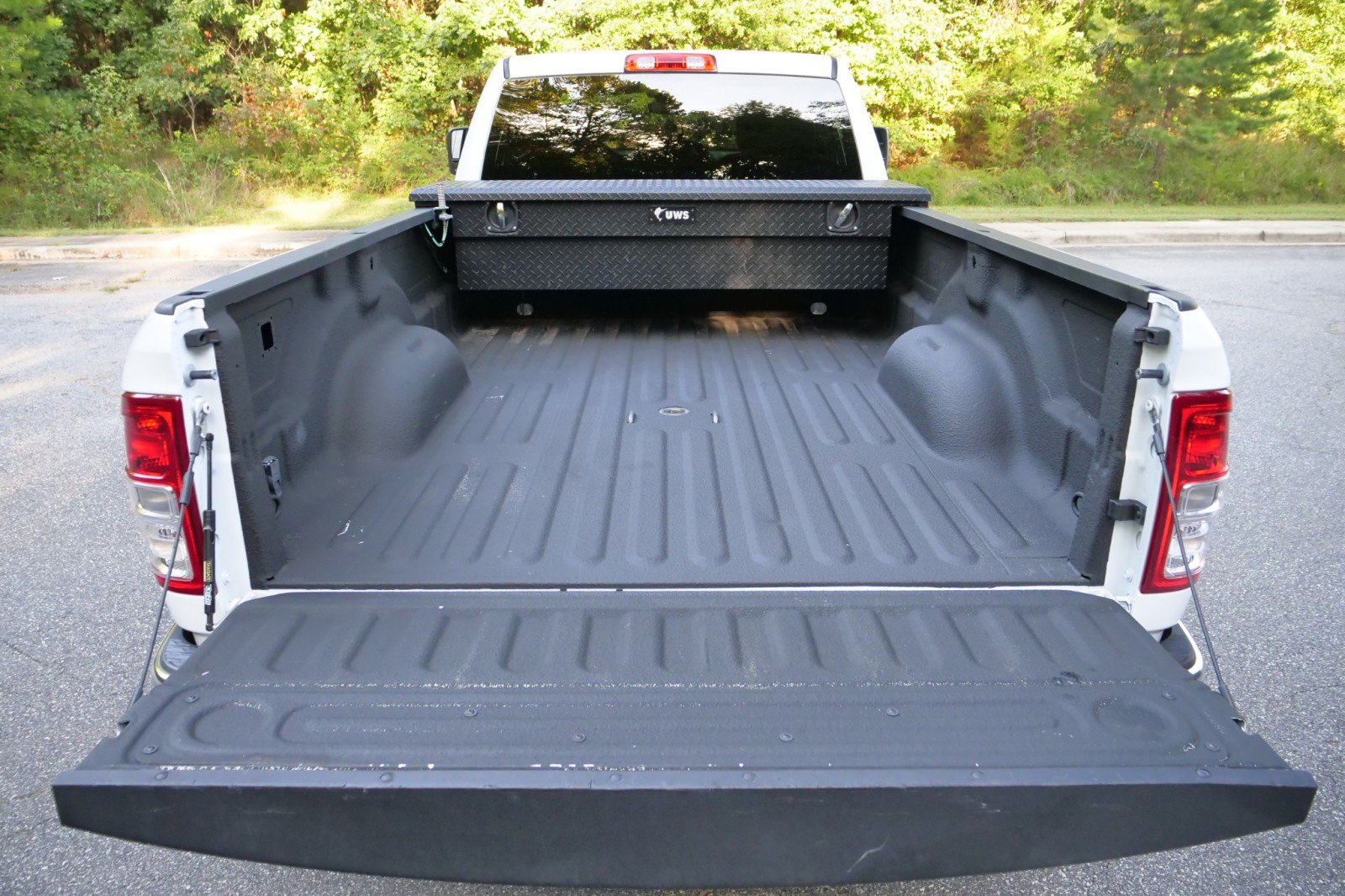 Used 2023 RAM 3500 Tradesman w/ Chrome Appearance Group AWD/4WD image 38