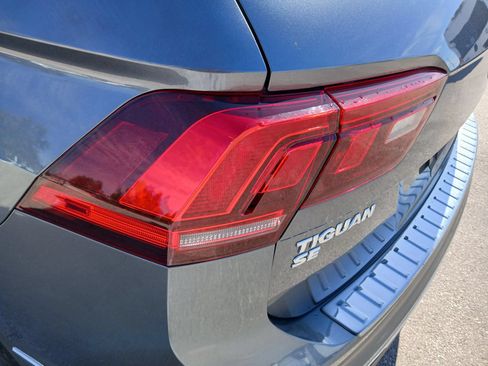 Used 2021 Volkswagen Tiguan SE w/ Panoramic Sunroof Package FWD image 13
