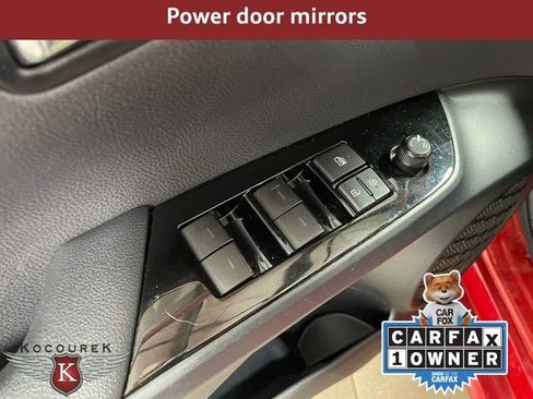 Used 2019 Toyota Prius L Eco image 21