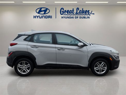 Used 2023 Hyundai Kona SE image 6