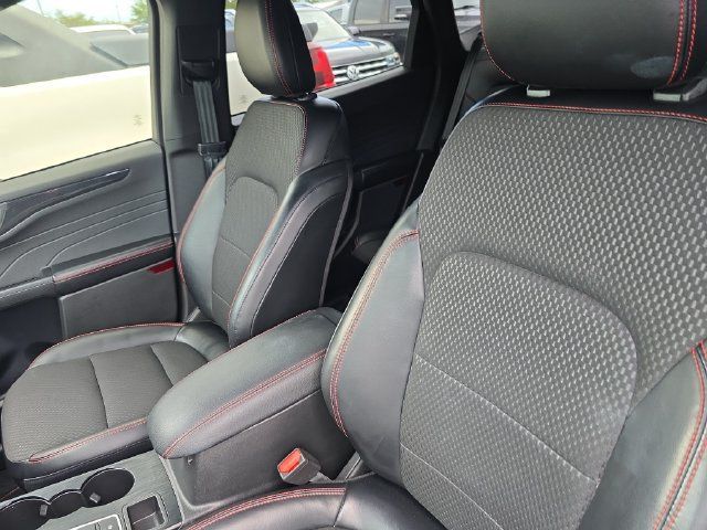 Used 2023 Ford Escape ST-Line Select w/ Tech Pack #2 AWD/4WD image 17