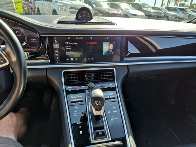 Used 2018 Porsche Panamera image 12