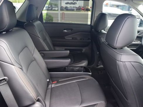 New 2026 Nissan Pathfinder SL image 33