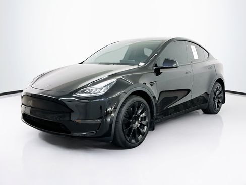 Used 2023 Tesla Model Y Long Range AWD/4WD image 3