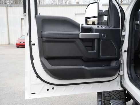 Used 2018 Ford F250 Platinum w/ Platinum Ultimate Package image 26