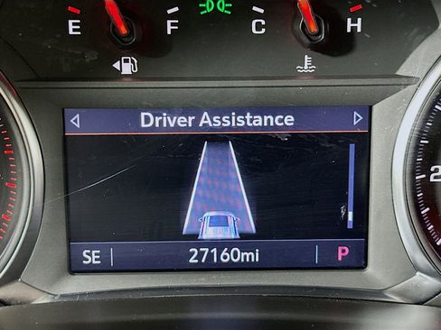 Used 2025 Chevrolet Blazer LT FWD image 18