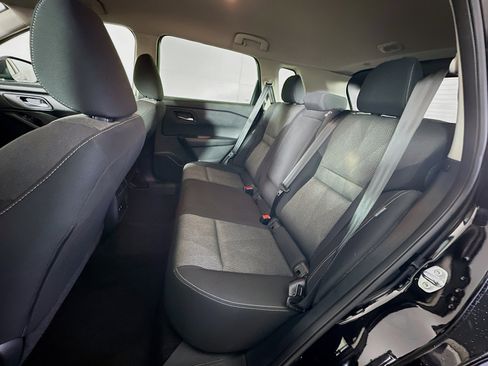 Used 2025 Nissan Rogue SV image 27