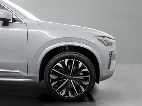 New 2026 Volvo XC90 B6 Ultra image 13