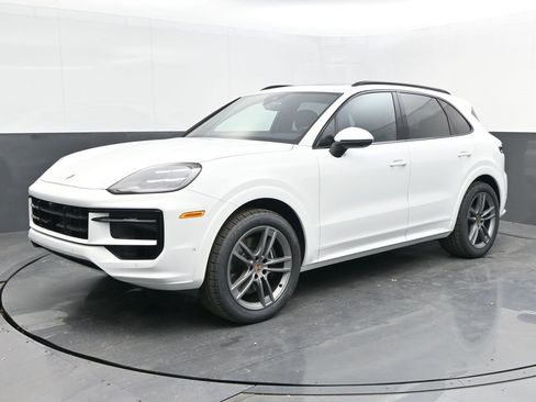 New 2025 Porsche Cayenne image 1