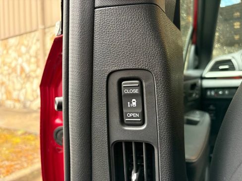Used 2025 Honda Odyssey Sport-L image 45