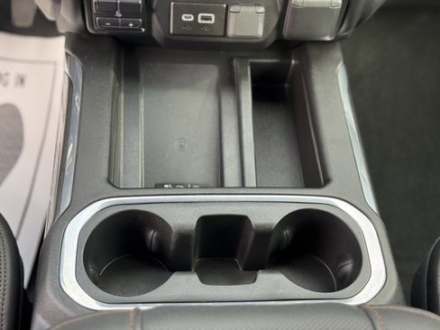 Used 2022 GMC Sierra 2500 AT4 w/ AT4 Premium Plus Package image 17