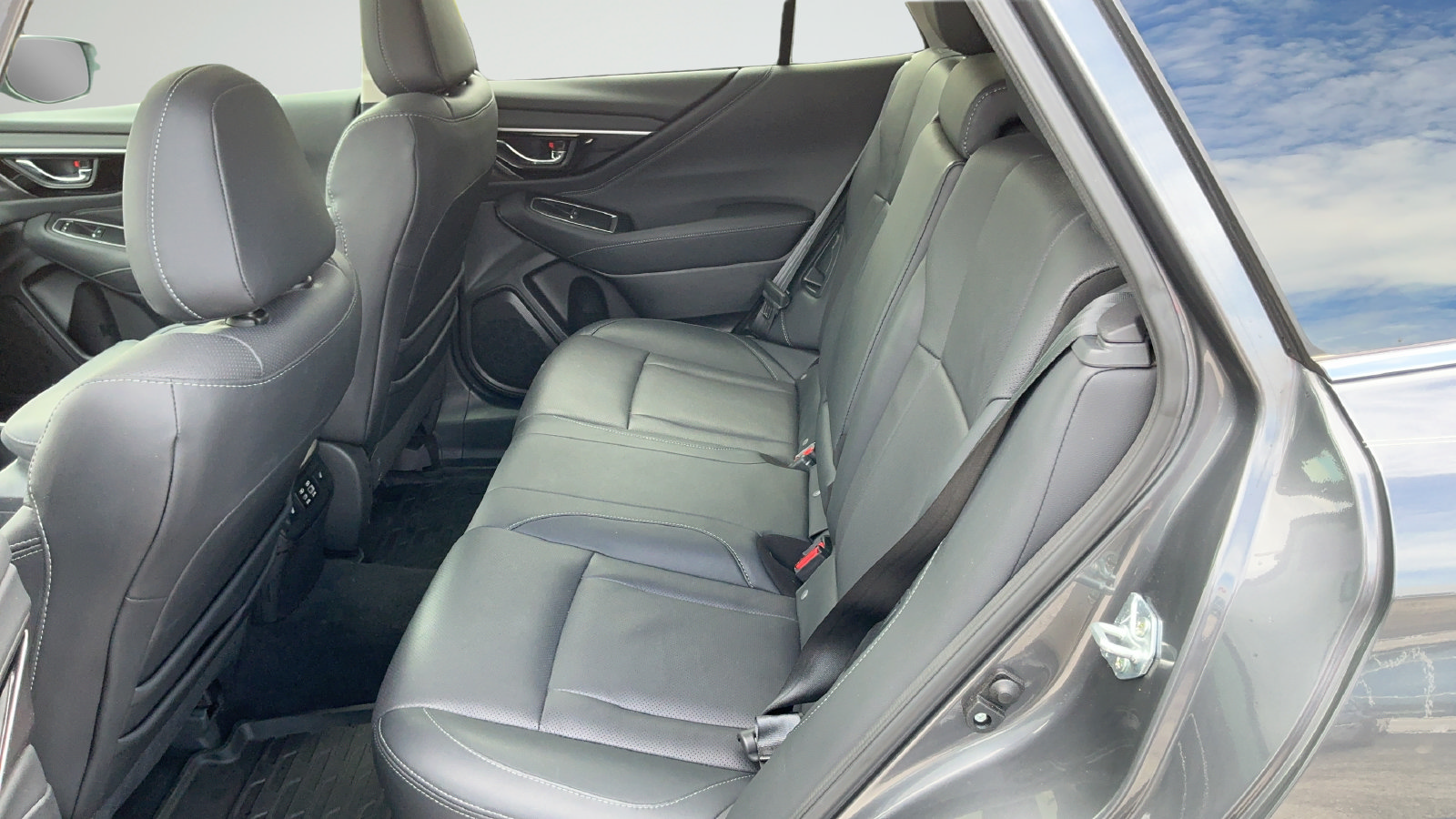 Used 2024 Subaru Outback Limited AWD/4WD image 35